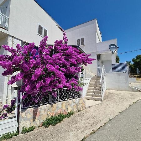 Maslenica-Bougainvillea Exteriör bild